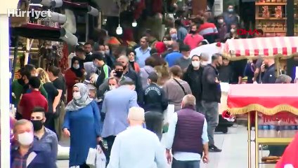 Eminönü ile Galata Köprüsü'nde insan yoğunluğu
