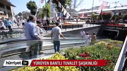 Eminönü'nde yürüyen bantlı tuvalet