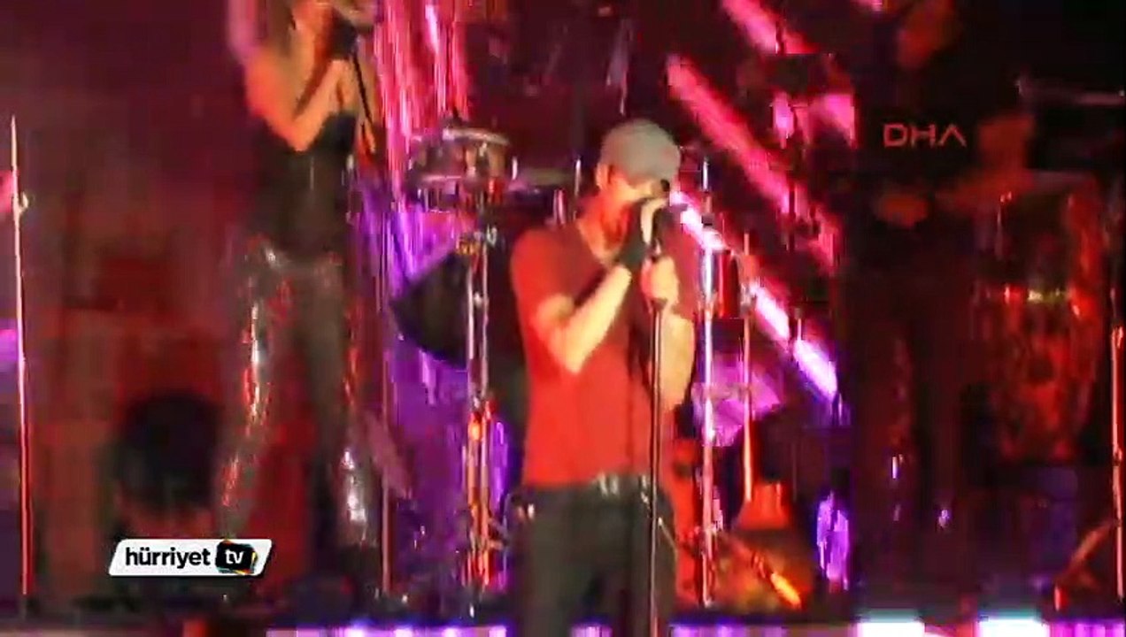 Enrique Iglesias İstanbullu müzik severlerle buluştu