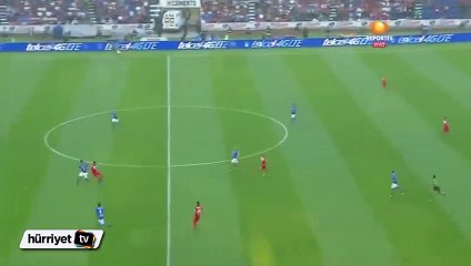 İnanılmaz vurdu! 40 metreden kaleciyi avladı