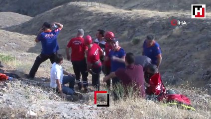 Girdikleri mağarada mahsur kalan TV ekibine ulaşıldı