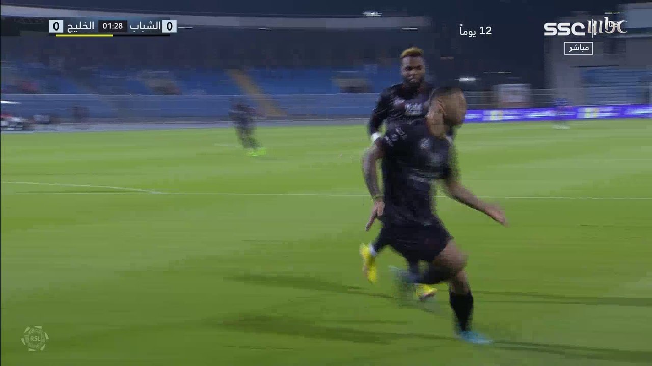 الشباب يتغلب 4-0 على الخليج في دوري روشن السعود...