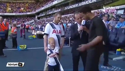 Tottenham taraftarı engelli çocuk herkesi duygulandırdı