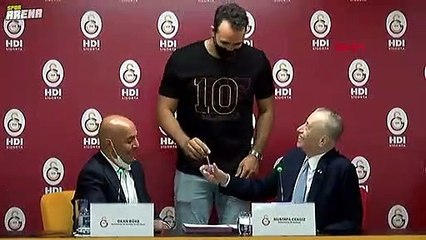 Galatasaray HDI Sigorta Erkek Voleybol Takımı imza töreni düzenledi