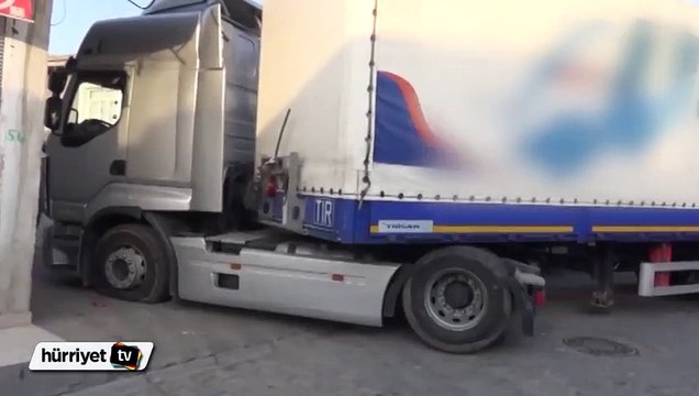 Teröristler TIR'ı emniyete sürdü