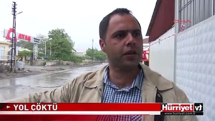 YOL ÇÖKTÜ KAMYONET İÇİNE DÜŞTÜ