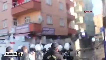 IŞİD'i protesto eden gruba satırlı, tüfekli saldırı: 3 yaralı