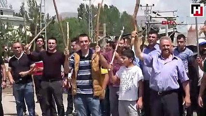 Köyde iki ailenin üyelerine linç girişimi