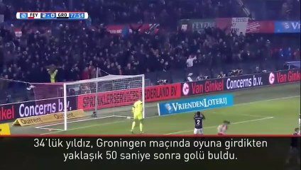 Robin van Persie golle başladı!