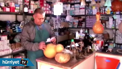 Su kabaklarını adeta sanat eserine dönüştürüyor