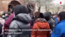Ermenistan'da protestocular Başbakanlık binasını kuşattı