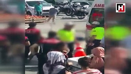 Yol ortasında eşiyle tartışırken, iki aracın arasında can verdi