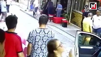 Kadınların cadde üzerindeki “eş” kavgası kamerada