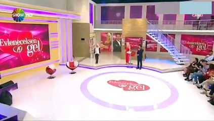 Seda Sayan: Sen giyinmeyi mi unuttun annem