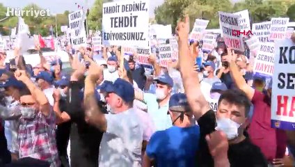 Taksici ve servisçilerden Saraçhane'deki İBB binası önünde eylem