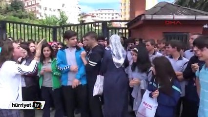 Okulun yarısı imam hatip olunca liseliler eylem yaptı