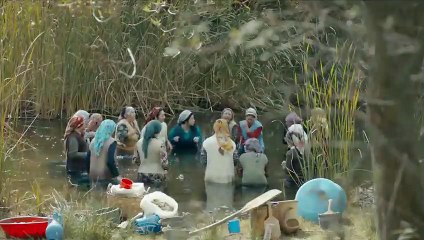 “Eski köye yeni adet” oyuncularından eğlenceli ‘Lorke Lorke’ performansı!