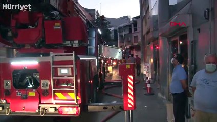 Eyüpsultan'da düğme imalathanesinde yangın çıktı