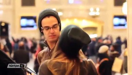 Aniden öpmeye çalıştı