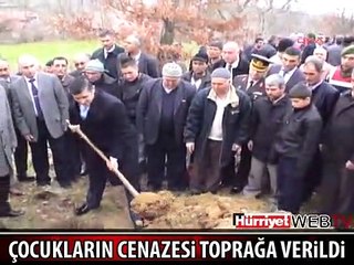 SERVİS FACİASINDA HAYATINI KAYBEDEN ÇOCUKLAR TOPRAĞA VERİLDİ