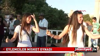 ANTALYA'DA GEZİ PARKI EYLEMCİLERİ 'MİSKET' OYNADI