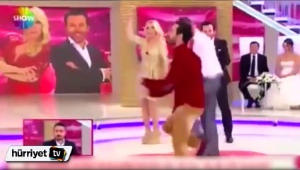 Damat adayının fermuarı açıldı, sunucu kapatmaya çalıştı!