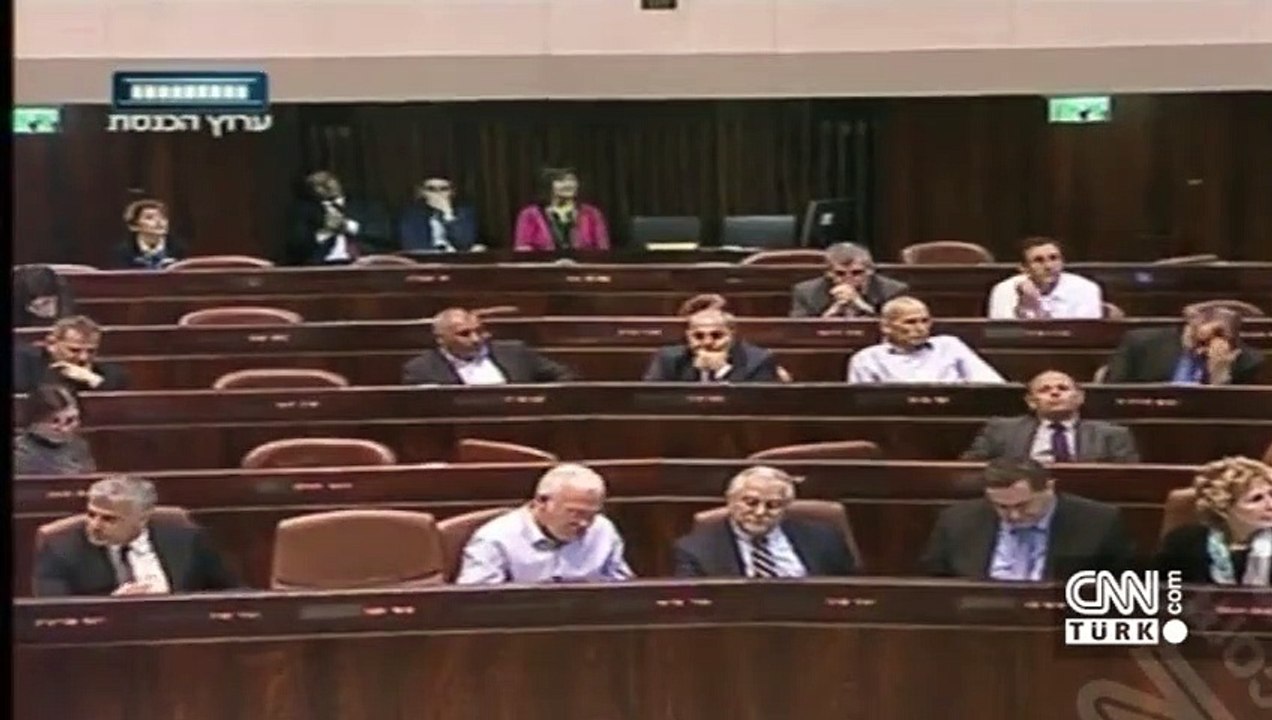 İsrail Meclisi'nde ezan okudu