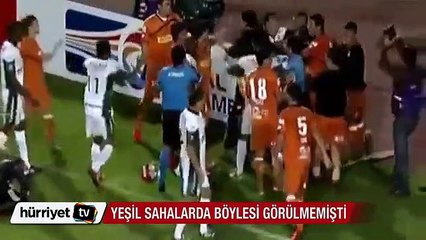 Kolombiya'daki maçta sağlık görevlisi faul yapan futbolcuya kafa attı