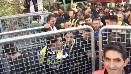 Fenerbahçe'li taraftarların TT Arena yolculuğu...