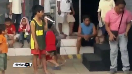 Filipinli çocuk sesiyle büyüledi