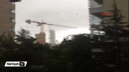 İstanbul'daki fırtına vinci pervane gibi döndürdü