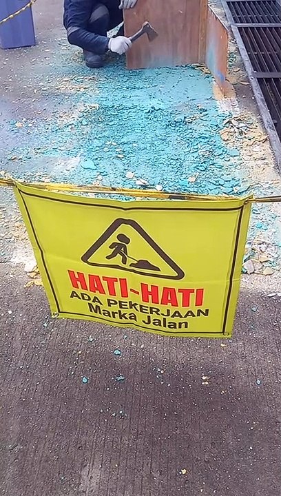 how to remove road markings manually