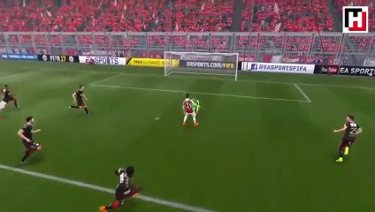 Ünlü futbol oyununda saç baş yoldurtan pozisyon!