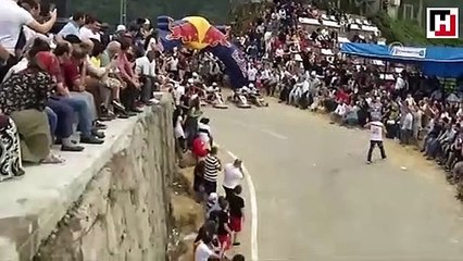 Kenan Sofuoğlu, Tahta Araba Şenliği'nde hafif yaralandı