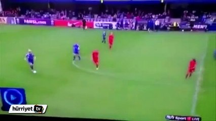 Kadınlar futbol maçında ilginç olay!