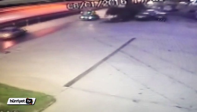 Sızan gazı fark etmeyip sigara yakınca aracından zor kurtuldu