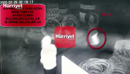 Halatla penceresinden girdikleri iş yerinde kasayı soydular
