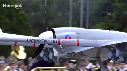 Zafer Geçidi Töreninde Bayraktar TB2 SİHA'lar sergilendi