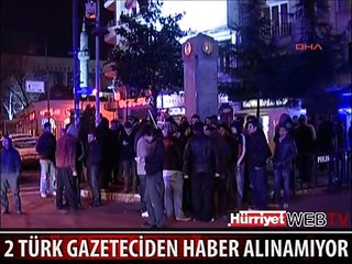 KAYBOLAN TÜRK GAZETECİLER İÇİN SURİYE KONSOLOSLUĞU ÖNÜNDE EYLEM