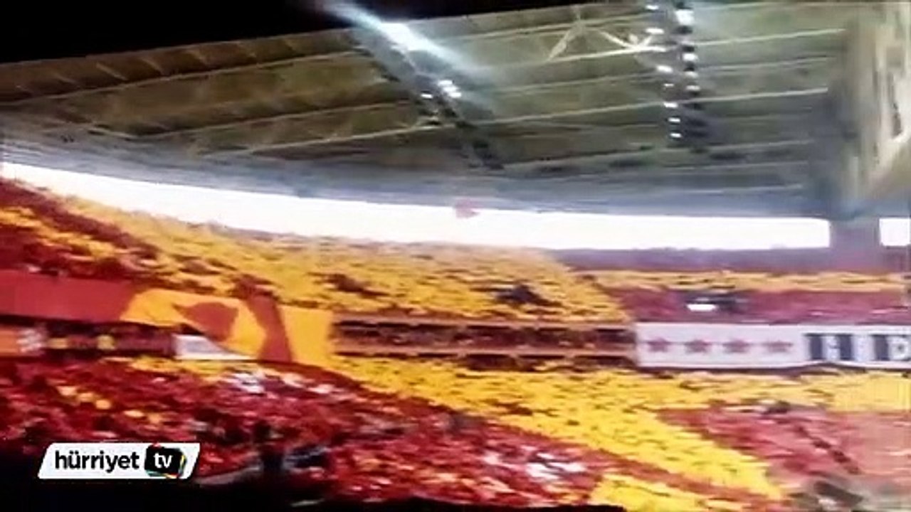 Galatasaraylı taraftarlar tüm yurtta şampiyonluğu coşkuyla kutladı