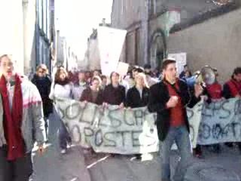 Manif dans les rues d'Orléans 00