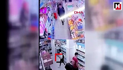 Genç kıza markette herkesin gözü önünde yumruklu saldırı