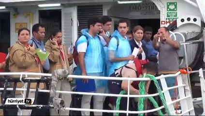 Tanker ile çarpışan yolcu gemisindeki yolcular tahliye edildi