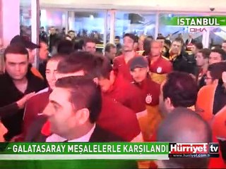 GALATASARAY İSTANBUL'DA MEŞALELERLE KARŞILANDI