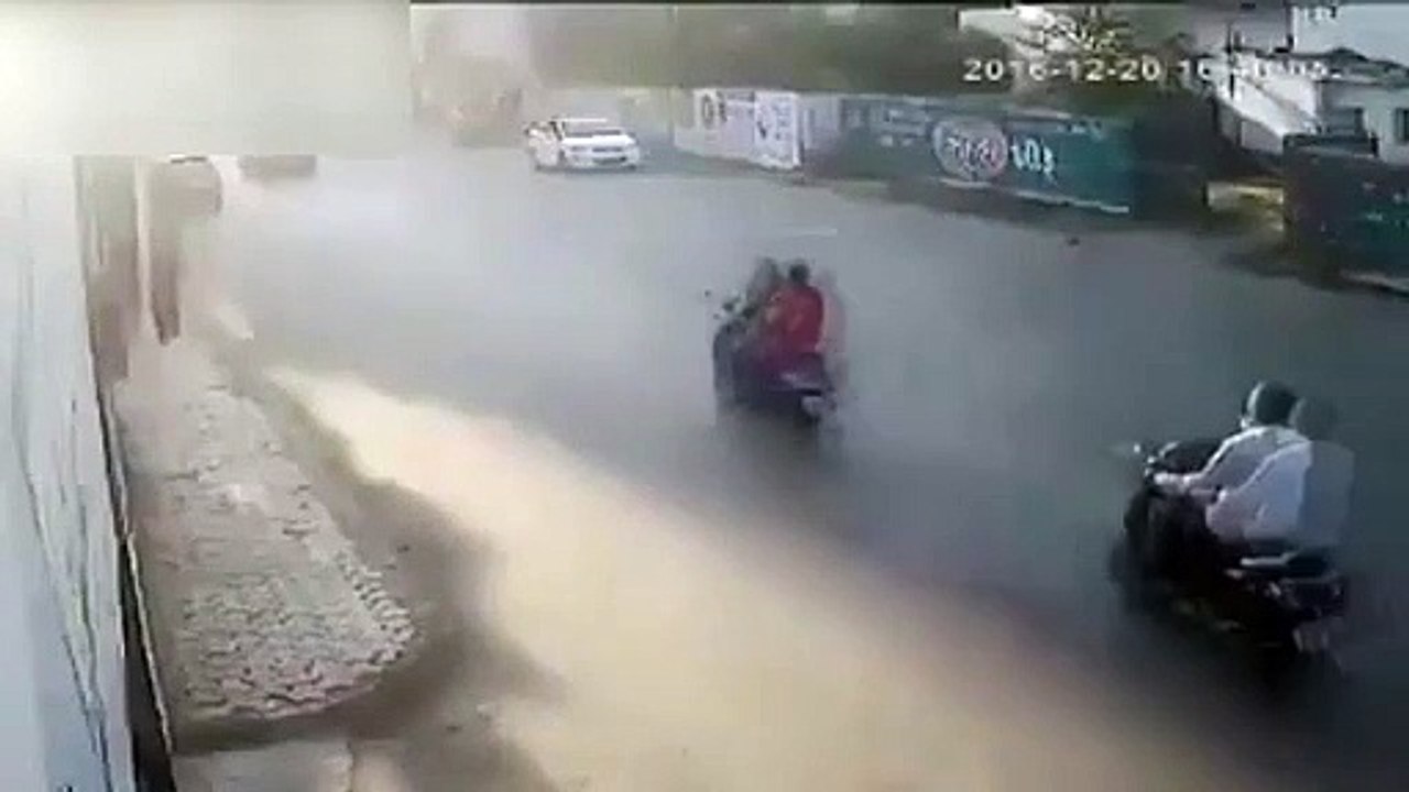 Gaspçıları motosikletinden inip yaya olarak kovaladı