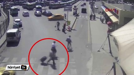 Polis yelekli gasp çetesi kameraya yakalandı