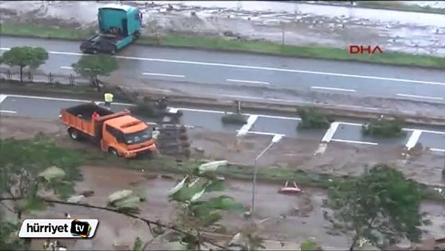 Karadeniz Sahil yolu ulaşıma kapandı