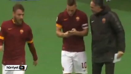 Gol attı selfie çekti