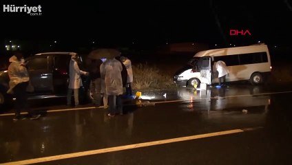 Van'da kaçak göçmenleri taşıyan münibüs kaza yaptı