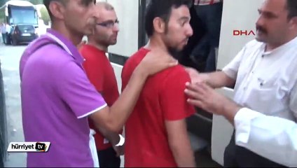 İzmir'de toplanan Suriyeliler kamplara gönderiliyor